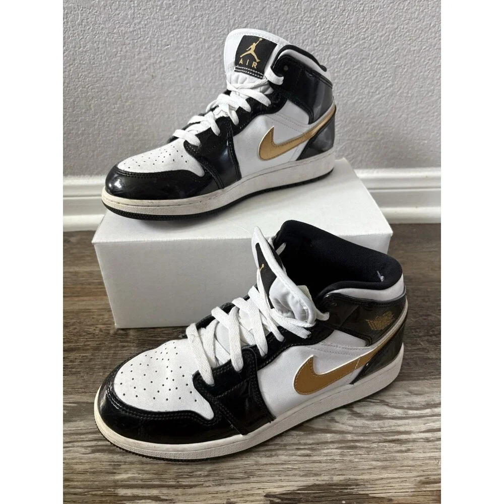 Size 6.5 (GS) - Jordan 1 SE Mid Black Gold